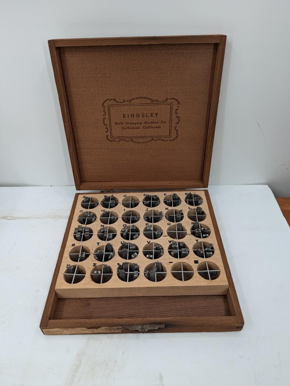 KINGSLEY hot FOIL Stamping Printer letters Typeset ROMAN lower case ,Wood Box